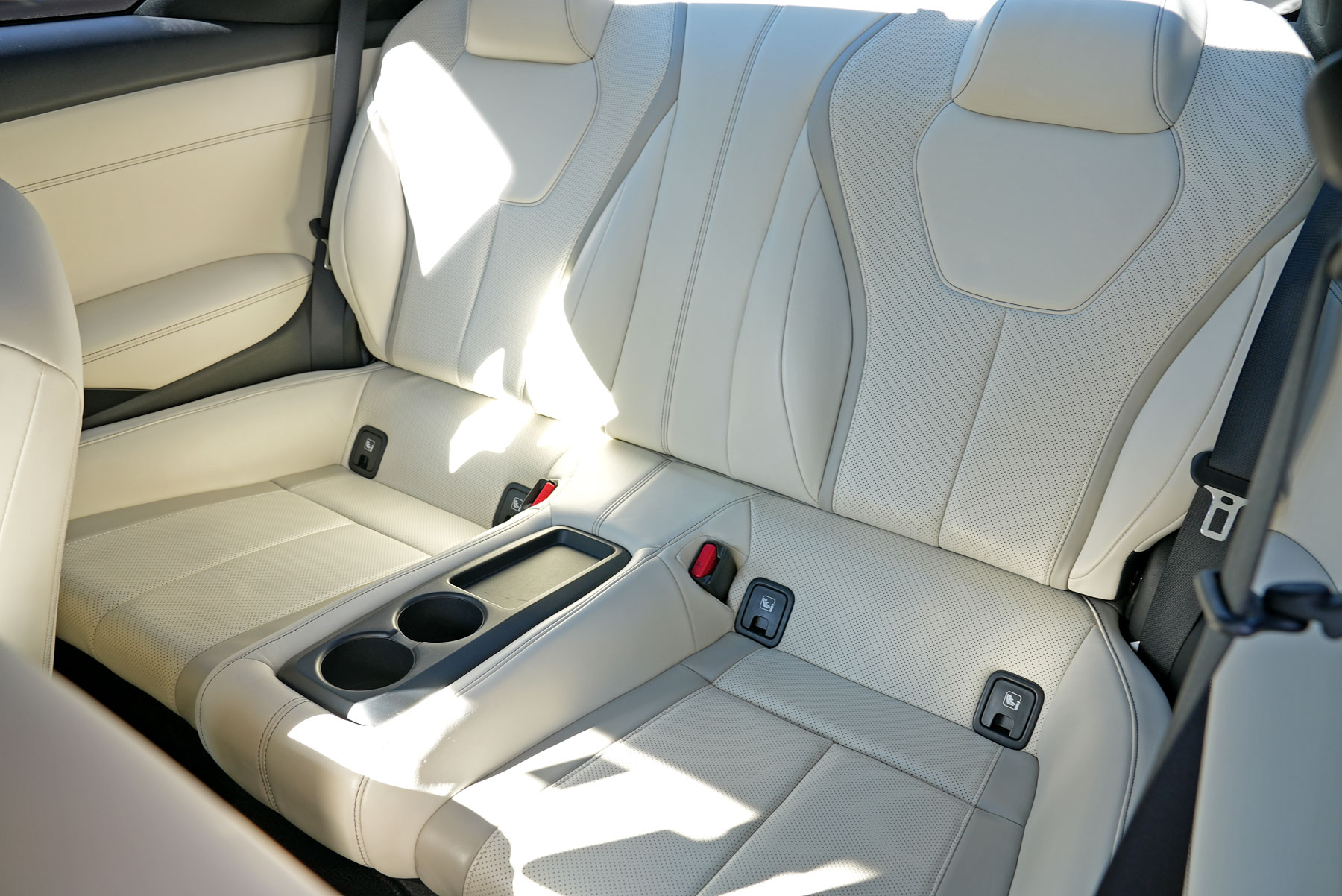 INFINITI Q60 中古車