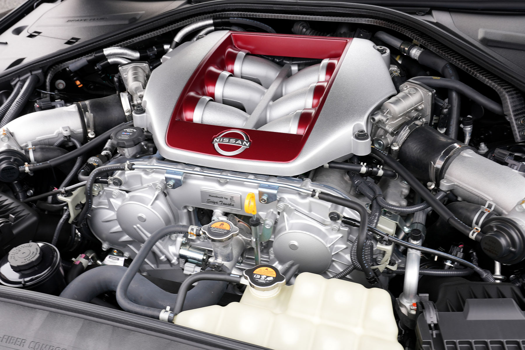 徹底的に厳選されたGT-Rのみ販売しています。 GT-R専門店 株式会社565