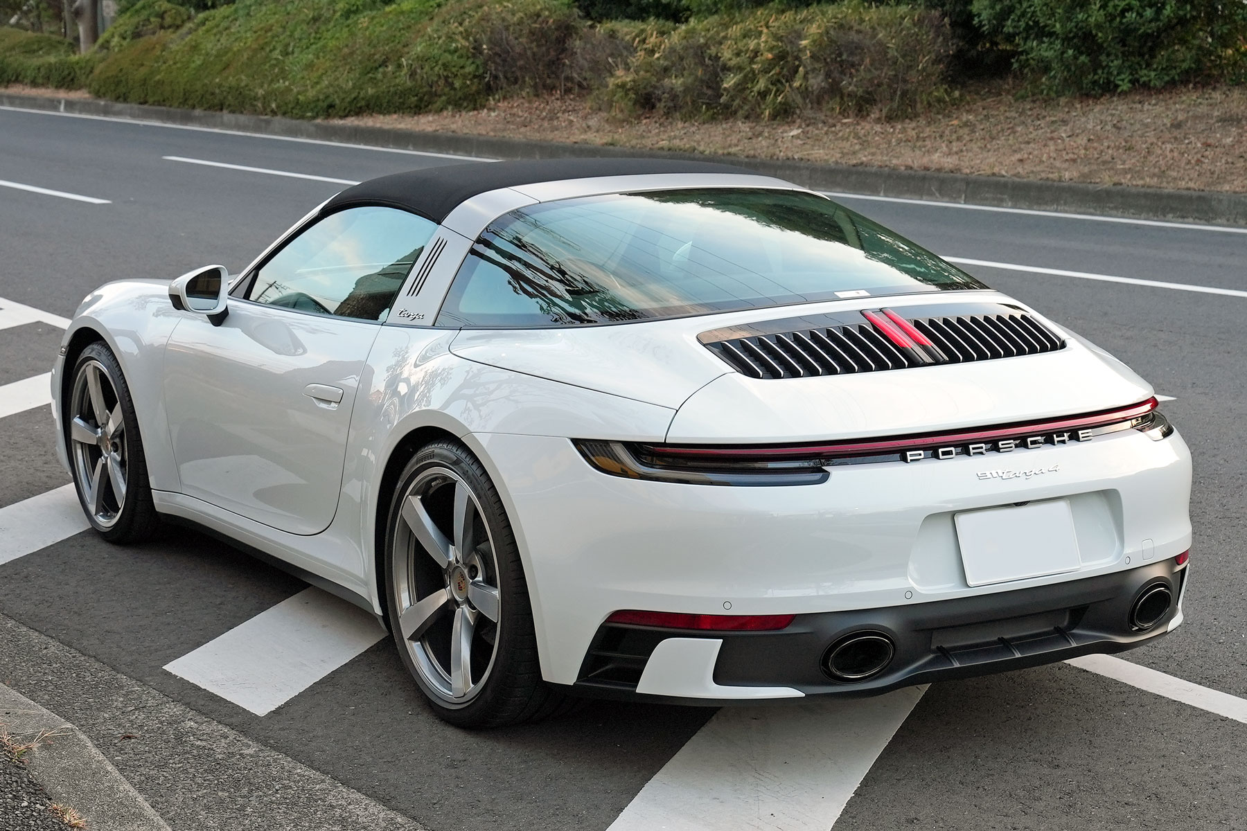 DSC00529a ポルシェ911タルガ4 PDK 2021年式 キャララホワイト委託販売