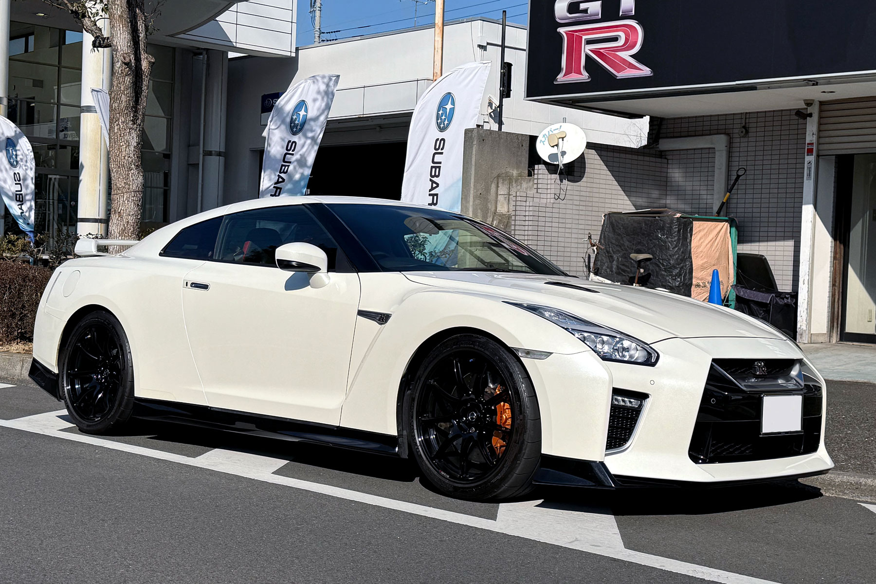 R35GT-Rトラックエディション engineered by nismo 2021年式 ブリリアントホワイトパール GT-R専門店565 買取り車両