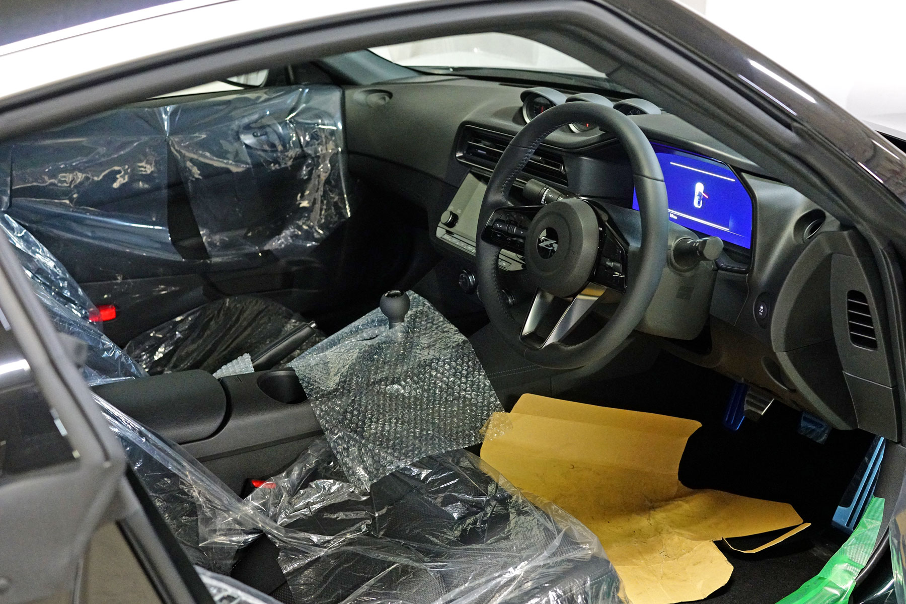 DSC05966a RZ34 フェアレディZ 6MT ミッドナイトパープル 登録済未使用車 新車保護ビニール付